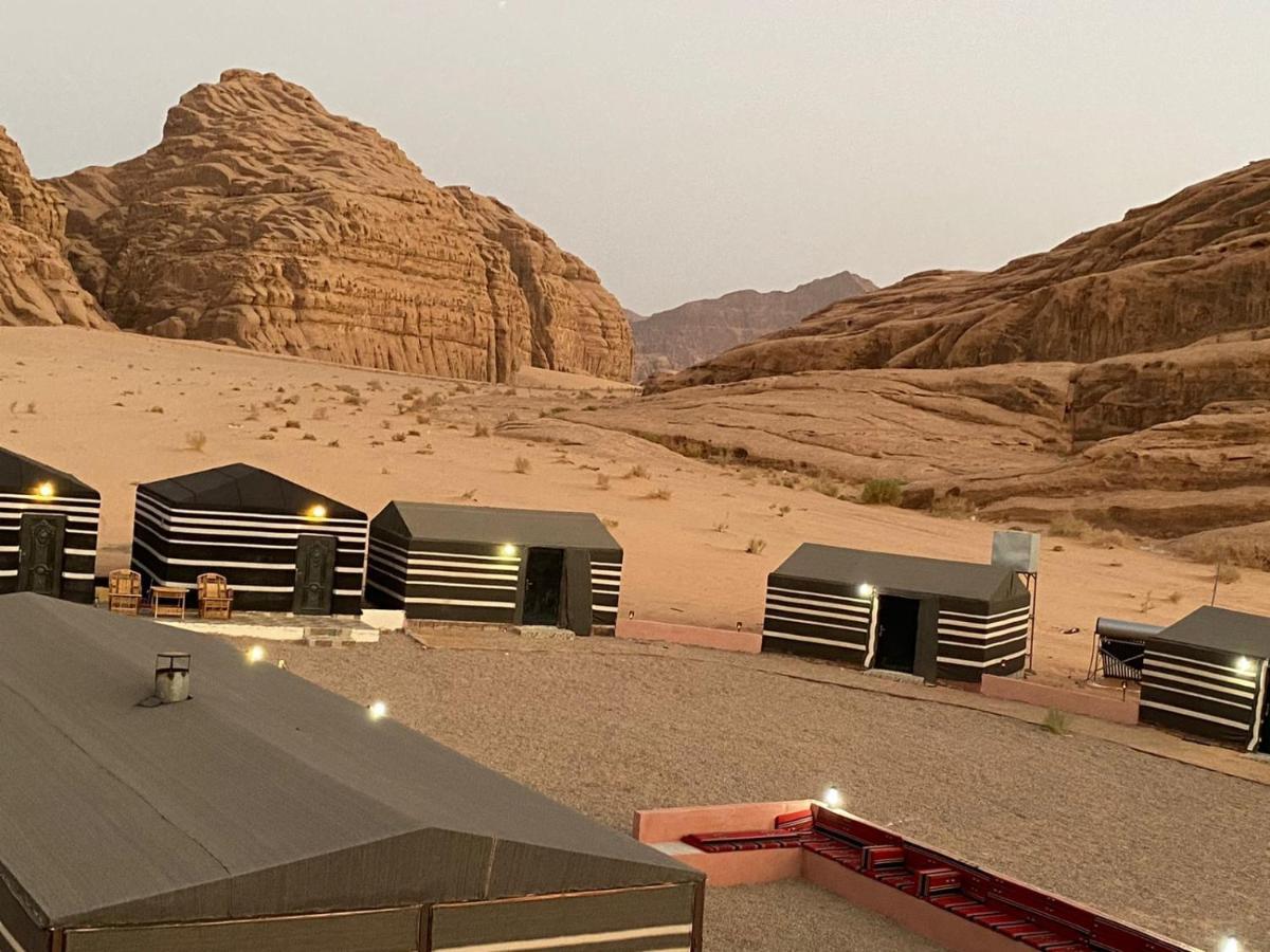 Zarb Desert Camp Wadi Rum Bagian luar foto