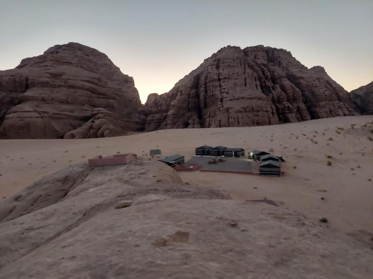 Zarb Desert Camp Wadi Rum Bagian luar foto