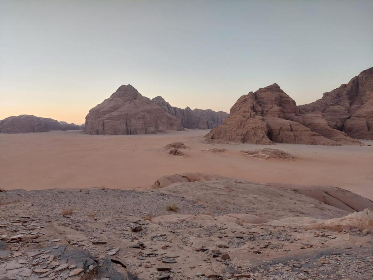 Zarb Desert Camp Wadi Rum Bagian luar foto