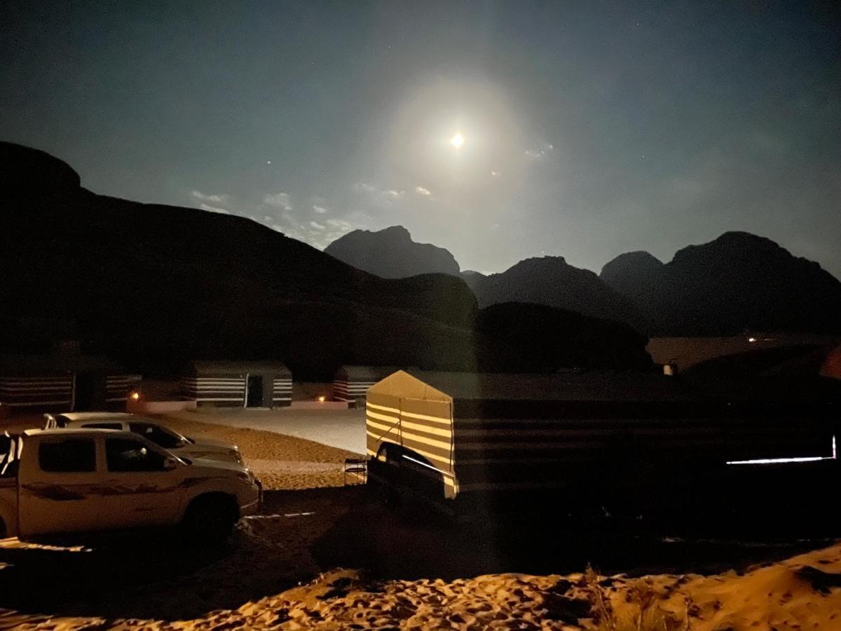 Zarb Desert Camp Wadi Rum Bagian luar foto